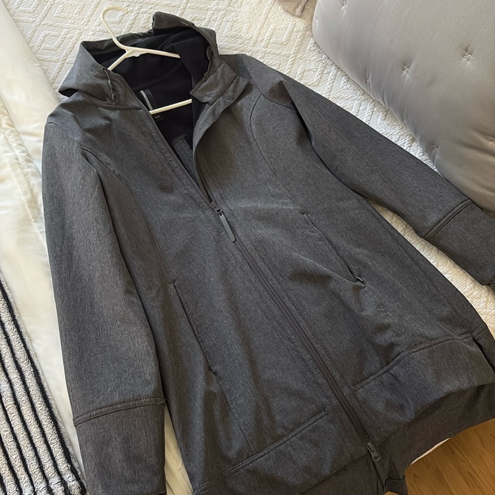 NWOT Mondetta waterproof jacket